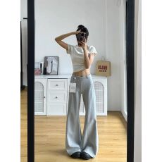 灰色微喇运动裤女秋季新款高腰垂感阔腿宽松显瘦休闲喇叭卫裤