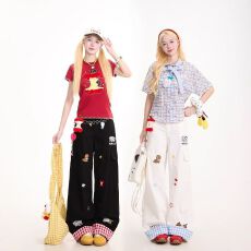 批发【带公仔配件小狗】苹果小狗刺绣白色<b class='q'>牛仔裤</b>女设计感工装慵懒阔腿