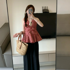 批发韩系褶皱格子衬衫女夏装荷叶边小个子无袖小衫娃娃衫格纹v领上衣