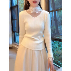 批发【慕斯<b class='q'>羊绒</b>】法式复古温柔风蕾丝拼接V领打底衫女秋冬别致上衣