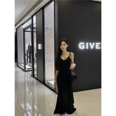 批发新款2025蕾丝吊带连衣裙黑色拼接打底裙子收腰修身显瘦鱼尾女长裙