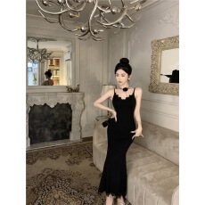 批发修身显瘦蕾丝包臀裙子女装春夏无袖打底富家千金感吊带连衣裙长裙