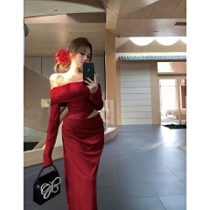 批发轻奢惊艳氛围感红色一字领连衣裙女纯欲性感拼接<b class='q'>网纱</b>露腰包臀<b class='q'>长裙</b>