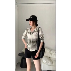 批发广州原版面料+原版做法休闲慵懒风设计撞色条纹连帽开衫女2025