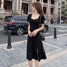 批发小黑裙女装2026<b class='q'>夏</b>季复古方领裙子遮肚收腰显瘦a字气质小众茶歇裙
