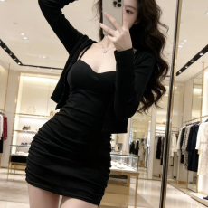 批发法式冷欲吊带<b class='q'>连衣裙</b>两件套包臀短裙女