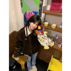 美拉德穿搭字母刺绣棕色棒球服女春秋微胖美式翻领宽松夹克外套潮