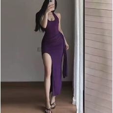 批发2026夏新款女性感辣妹U领挂脖<b class='q'>露背</b>褶皱显瘦开叉长裙显身材<b class='q'>连衣裙</b>