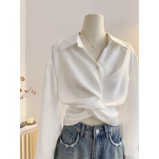 批发扭结长袖白衬衫女2025春<b class='q'>秋</b>设计感小众短款洋气小衫多穿法缎面上衣