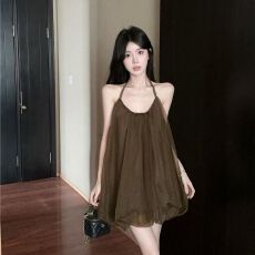 批发辣妹复古宽松显瘦设计感吊带背心女2026夏季新款百搭无袖花苞裙