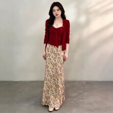 批发韩系氛围感穿搭一整套裙子女早春季红色开衫吊带碎花<b class='q'>长裙</b>三件套装