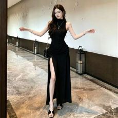 批发女人味名媛2026新款无袖背心包臀连衣裙褶皱收腰显瘦开衩长款<b class='q'>礼服</b>