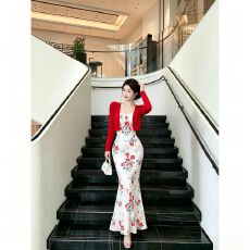 批发辣妹性感抹胸玫瑰连衣裙温柔鱼尾新款包臀显瘦长裙红色开衫两件套