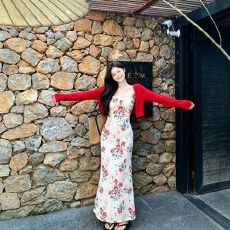 批发带胸垫+两件套  韩系碎花无袖抹胸<b class='q'>连衣裙</b>女夏季新款修身长袖开衫