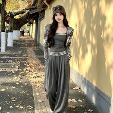 批发三件套装新款小众早春秋季时尚套装背心开衫休闲百搭<b class='q'>条纹</b>长裤女装