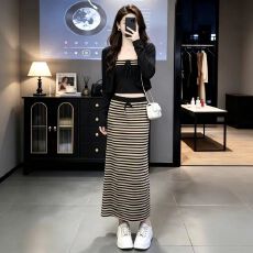 批发韩系辣妹超好看三件套女2026早秋新款抹胸背心+开衫+<b class='q'>条纹</b>包臀长裙