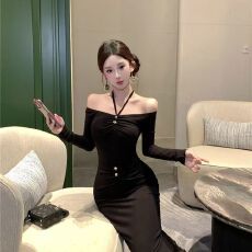 批发秋季法御姐纯欲风一字肩挂脖长袖连衣裙女装收腰显瘦气质包臀长裙