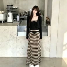 批发韩系休闲风显瘦开衫吊带高腰条纹半身裙套装女秋季气质漂亮三件套