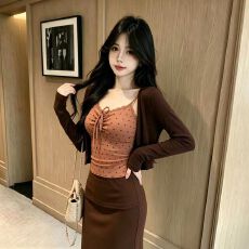 批发带胸垫+三件套   甜辣妹波点吊带背心短款开衫包臀<b class='q'>半身裙</b>秋季小众