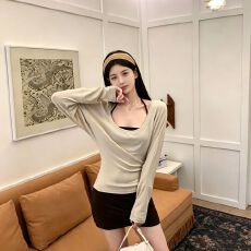 批发两件套  2026时尚韩系美拉德纯欲慵懒风减龄显瘦<b class='q'>罩衫</b>挂脖包臀短裙