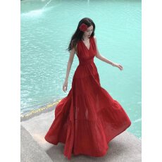 批发法式赫本风御姐挂脖<b class='q'>连衣裙</b>2025新款高腰气质<b class='q'>露背</b>纯色长裙