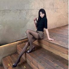 批发高级感辣妹套装女御姐穿搭黑色纯欲内搭上衣性感豹纹包臀裙两件套