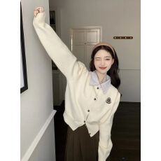 批发假两件<b class='q'>针织衫</b>女秋冬新款法式温柔风短款<b class='q'>宽松</b>别致长袖毛衣