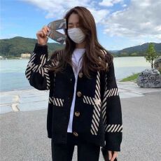 批发黑色条纹针织开衫女新款韩版<b class='q'>宽松</b>慵懒风简约百搭毛衣外套