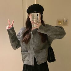 批发拉链小众<b class='q'>短</b>款毛衣女春季加厚高级感外穿宽松软糯粉色针织开衫外套