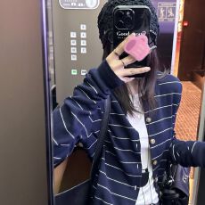 批发小香风<b class='q'>条纹</b>针织开衫女新款秋冬内搭长袖打底衫独特超好看上…