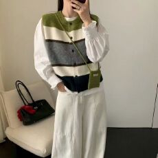 批发韩系马甲条纹开衫圆领配包包<b class='q'>百搭</b>高级热卖款外穿上衣毛衣