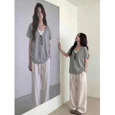 批发叠穿假两件v领<b class='q'>短袖</b>t恤女春夏慵懒风松弛感穿搭正肩上衣（雪花棉）