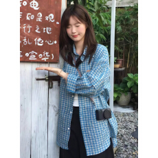批发学院风蓝色格子衬衫女早<b class='q'>秋</b>流行穿搭字母刺绣衬衣外套宽松百搭上衣