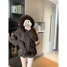 批发2025秋<b class='q'>冬</b>新款韩系宽松短款套头连帽球球长袖针织毛衣外套女装chic