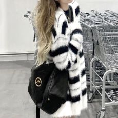 批发情侣仿水貂绒中长款男女毛衣<b class='q'>黑白条纹</b>宽松针织开衫百搭时尚外套