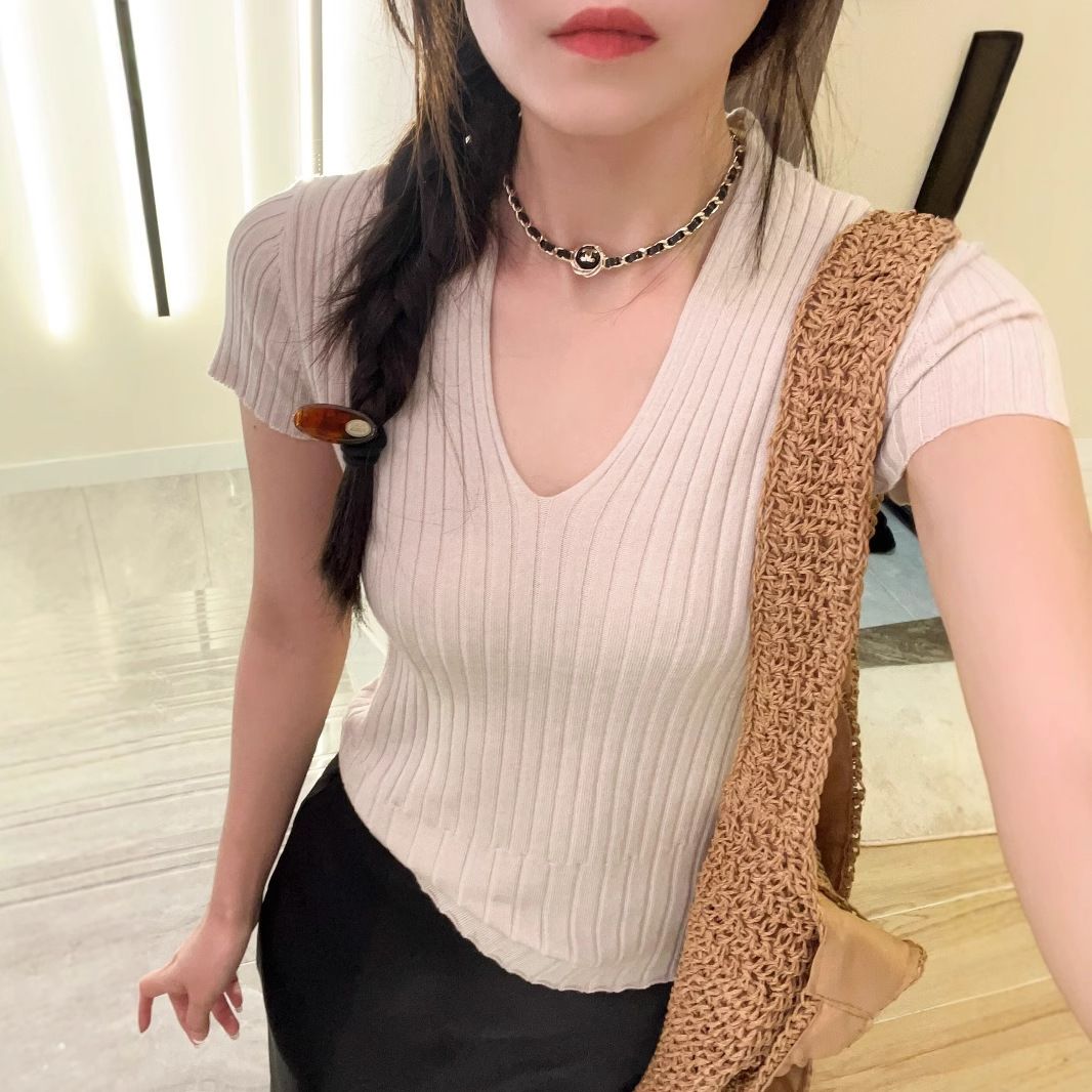 순수한 욕망 뜨거운 섹시함 낮은 가슴 V넥 Chic 니트 스웨터 새로운 로얄 자매 개성 다용도 쇼트 스타일 몸매 가꾸기 맨위 여성