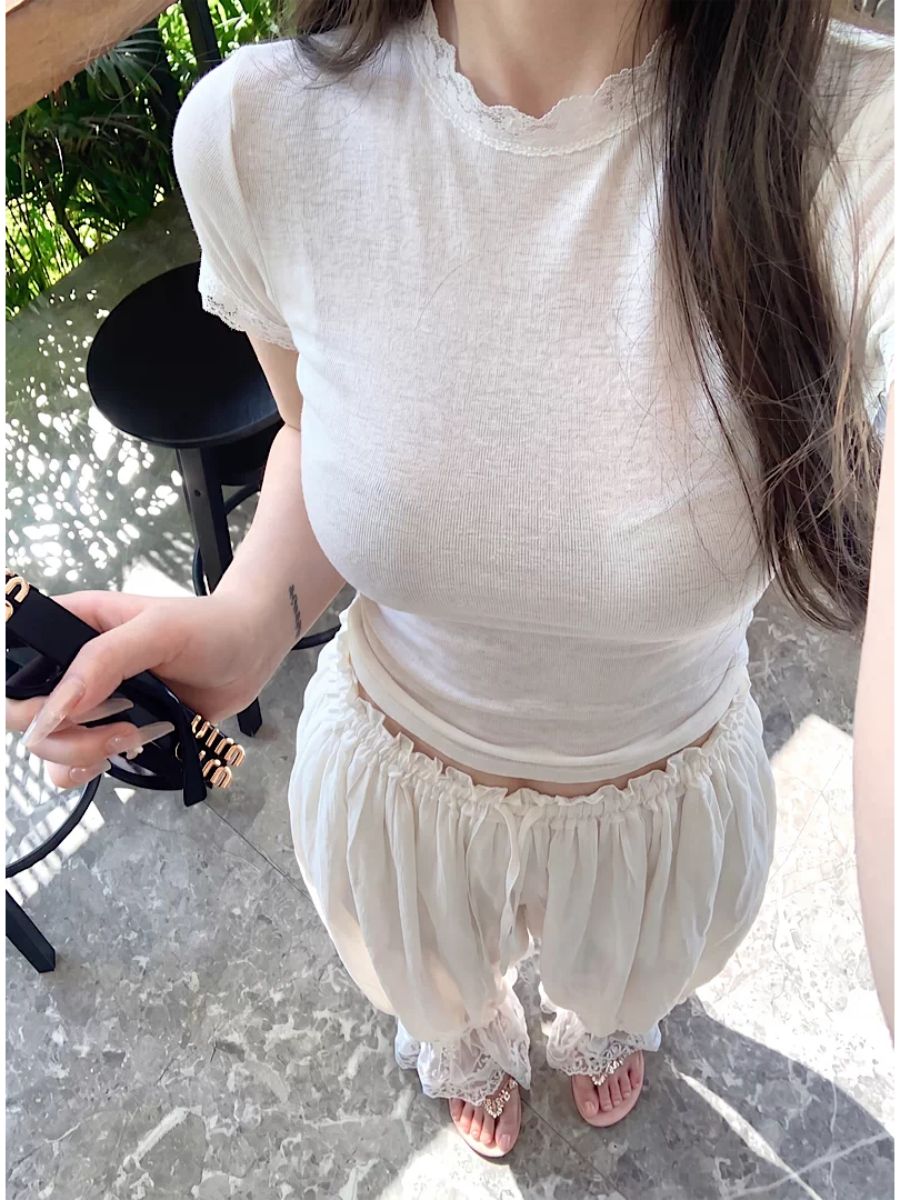 눈꽃 면 프랑스식 레이스 조각 라운드 넥 긍정적 인 어깨 반팔 티셔츠 여성 여름 디자인 센스 몸매 가꾸기 핫걸 맨위