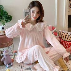 批发宏达盛冬季睡衣女公主风娃娃领蕾丝边可爱法兰绒家居服<b class='q'>套装</b>