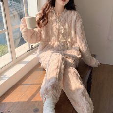批发新款珊瑚绒<b class='q'>睡衣</b>女秋冬季加厚加绒剪花公主风高颜值冬天家居服套装