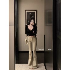 批发何晨曦老钱风卡其色中低腰微喇叭牛仔<b class='q'>裤</b>女2026<b class='q'>新款</b>修身显瘦长<b class='q'>裤</b>子