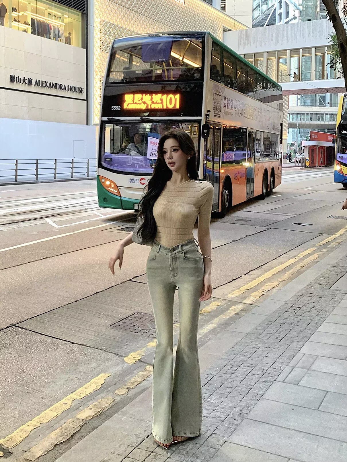 Momoshero韩女V腰裤都市姐感&mdash;&mdash;本命神裤"酒杯腰"洗水微喇裤