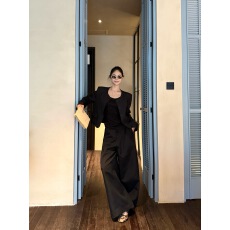 批发实拍实价高品质轮廓感老钱休闲西装套装厚感<b class='q'>小西装</b>高腰阔腿弯刀裤