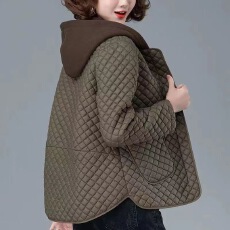 批发2025冬装新款<b class='q'>妈妈</b>装连帽轻便<b class='q'>棉服</b>加棉休闲时尚菱格外套大码棉衣