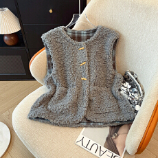 批发实拍羊羔毛绒马甲女时髦洋气2025秋冬新款背心外穿上衣坎肩马夹