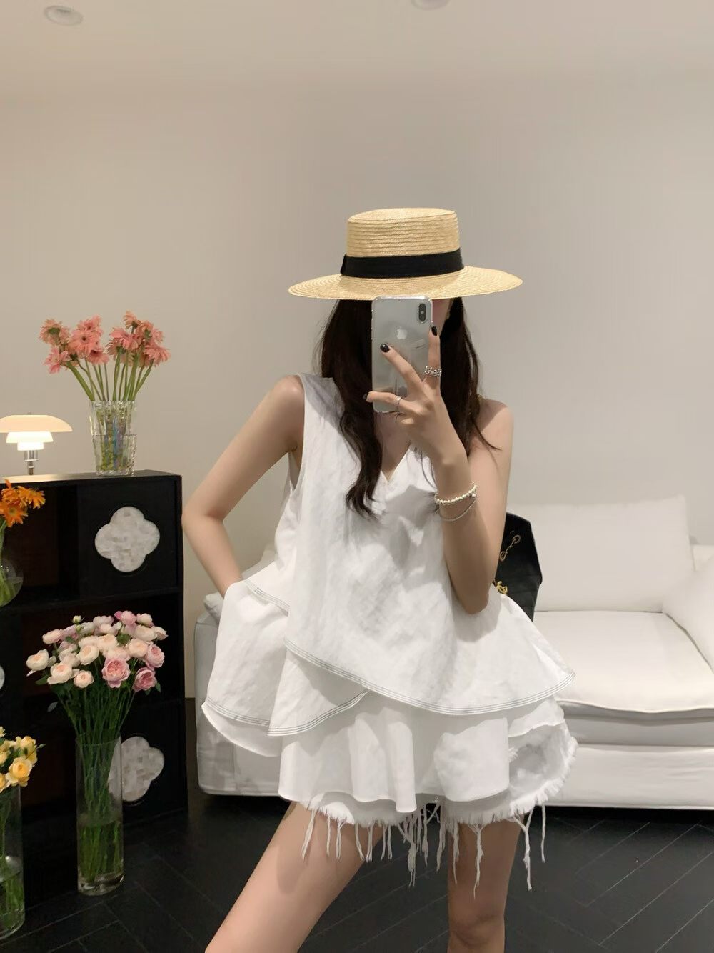 한 부서 아름다운 연령 감소 페이크 레이어드 민소매 시폰 셔츠 여성 여름 새로운 불규칙 V넥 맨위 조끼 트렌디