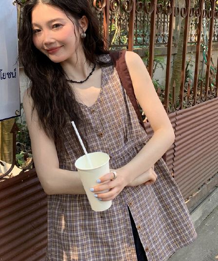 레트로 커피 색상 체크무늬 조끼 여성 여름 외출용 2026 여름 새로운 한 부서 자이언트 잘 생긴 루즈핏 민소매 맨위