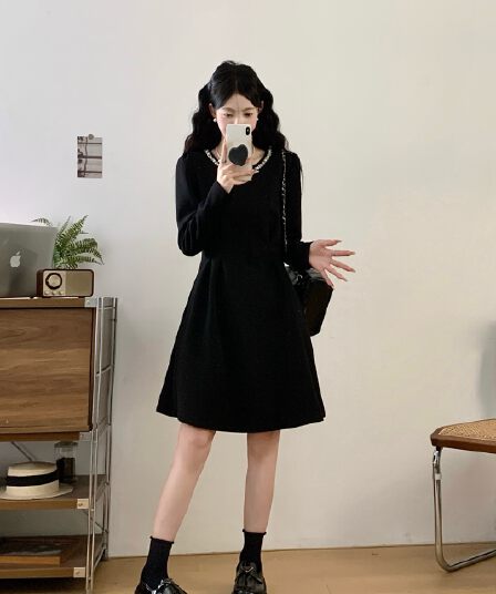 2026 년 검정색 긴팔 드레스 아이들 가을 그는 벤 바람 작은 키 한 마디 프랑스식 롱 스커트 슬림해 보이는