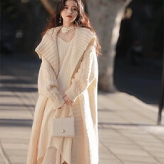 批发秋冬新款韩版气质洋气减龄大翻领宽松加厚开衫毛衣针织外套女