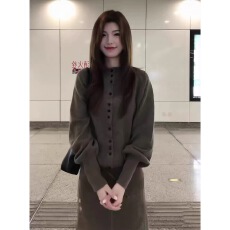 法式单排扣长袖毛衣外套女秋季艺术系气质显瘦宽松高级感开衫上衣