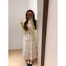 批发实拍 2026春夏松紧腰垂感碎花拼接a字半身<b class='q'>裙</b>大摆<b class='q'>伞</b><b class='q'>裙</b>